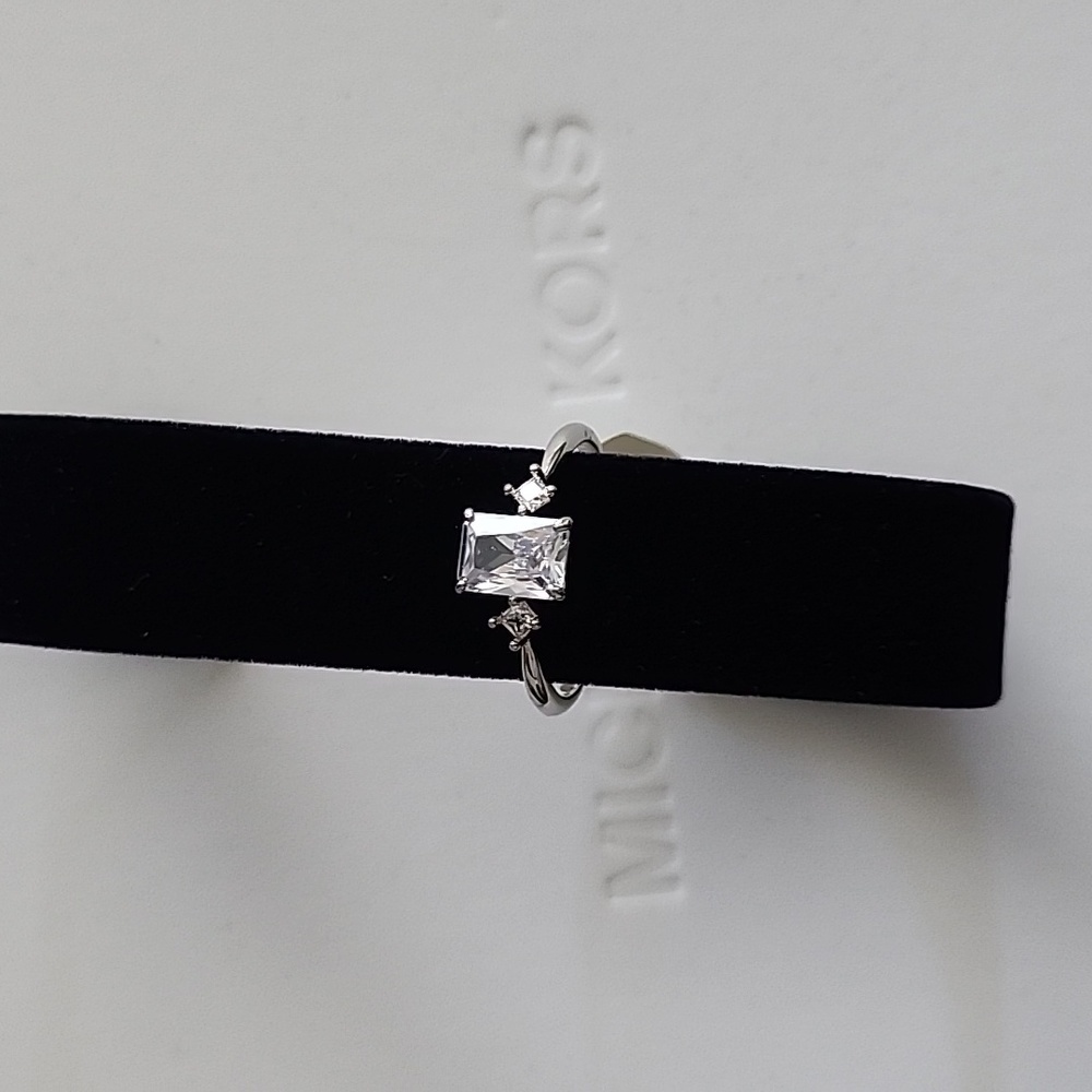 Charmed aroma ring